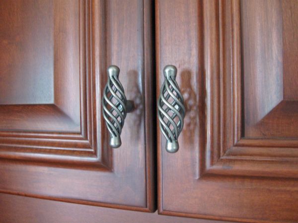 Cabinet Hardware Repair in Lindale